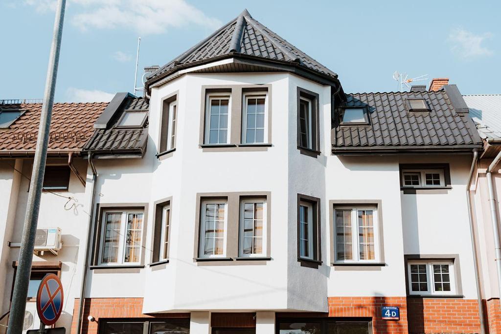 Noclegi Przy Stacji Nowy Dwór Mazowiecki 외부 사진